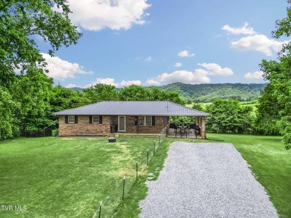 6235 Mount Carmel RD, Bulls Gap, TN 37711