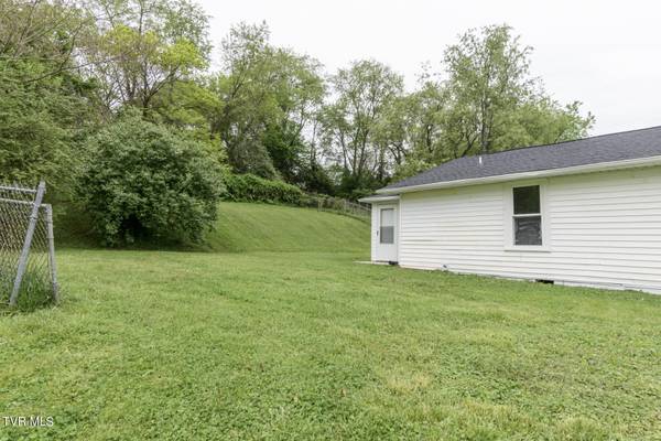 Elizabethton, TN 37643,729 Well ST