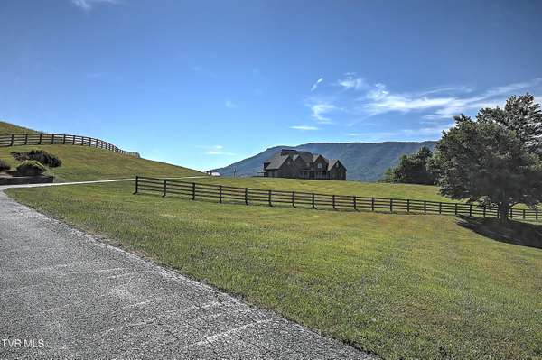 Tazewell, VA 24651,1101 Six Farm RD