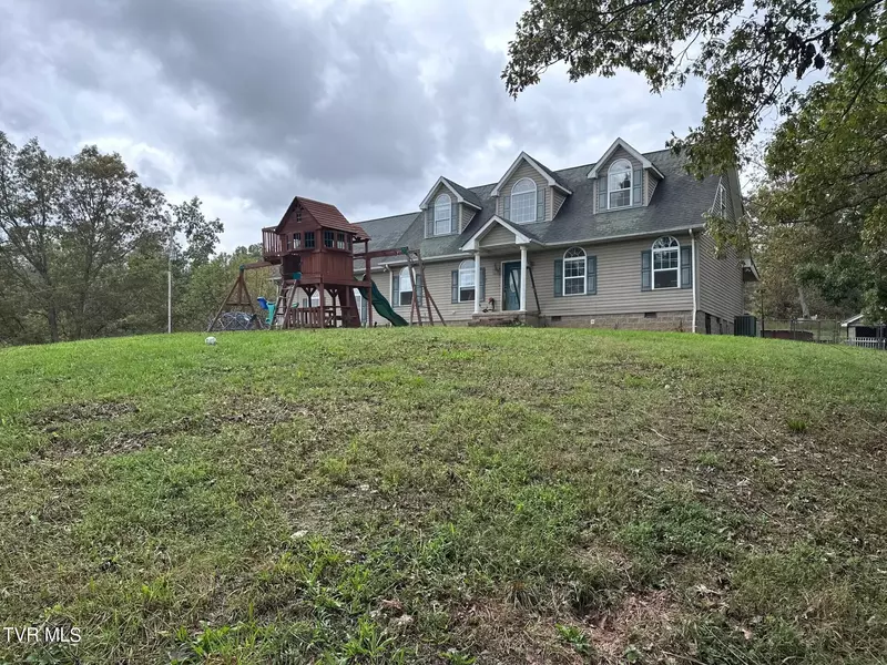 2497 Upper Copper Creek RD, Castlewood, VA 24224