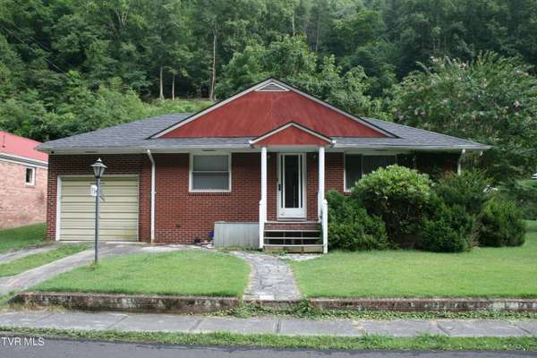 1154 Fairview ST, Grundy, VA 24614