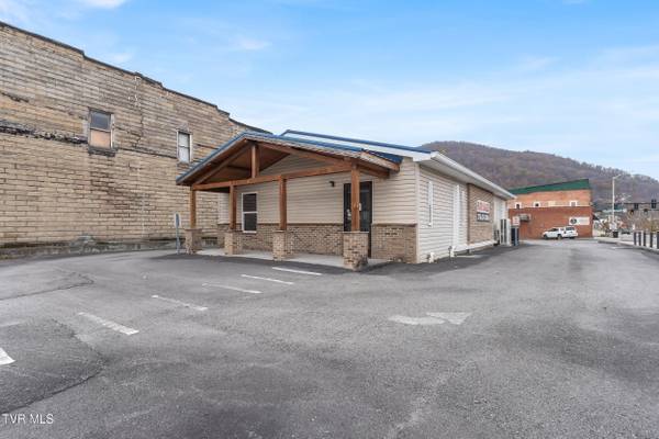 Big Stone Gap, VA 24219,11 5th ST