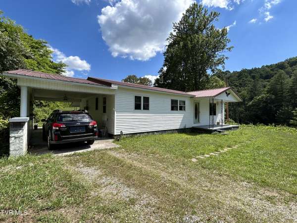 2659 Cranenest RD,  Vansant,  VA 24656