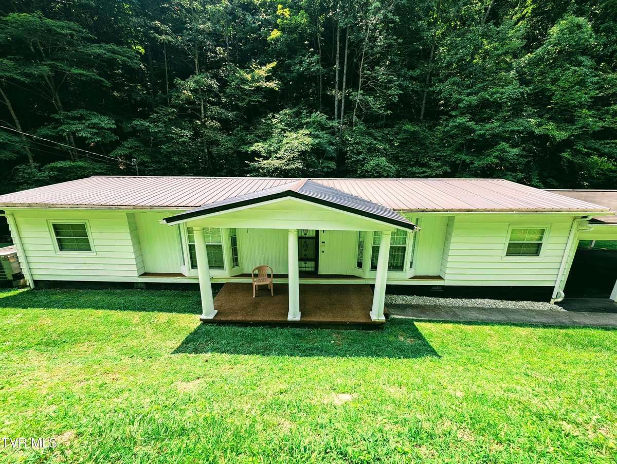 Clinchco, VA 24226,1008 Road Branch