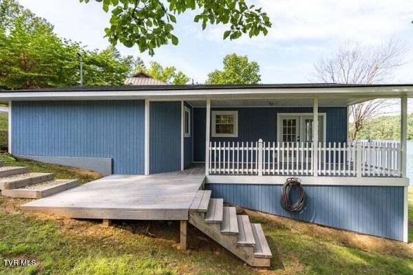 1024 Haw Ridge RD, Piney Flats, TN 37686