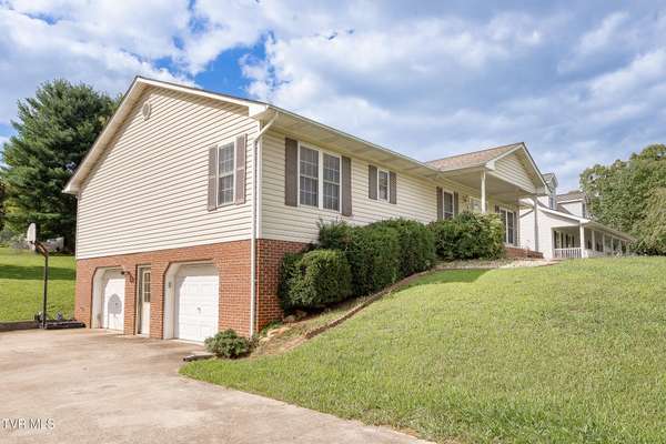 Kingsport, TN 37664,3627 Deland DR