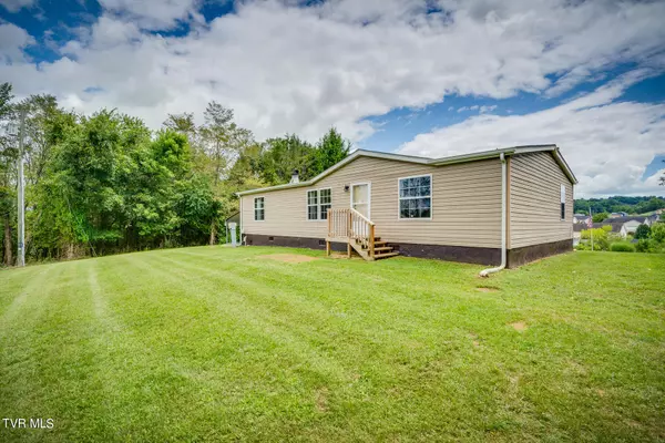 555 Beaver Creek RD, Bluff City, TN 37618