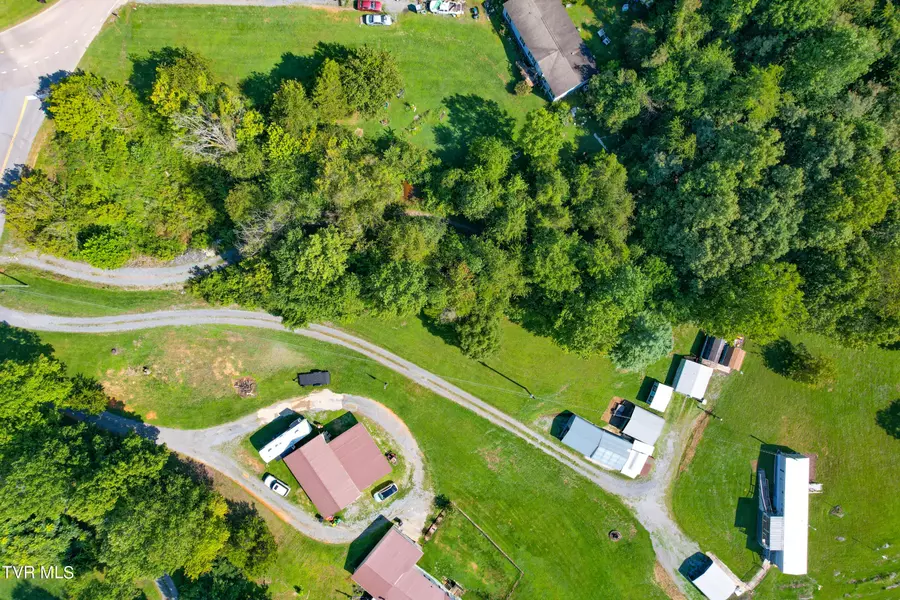 744 Ridge DR, Piney Flats, TN 37686
