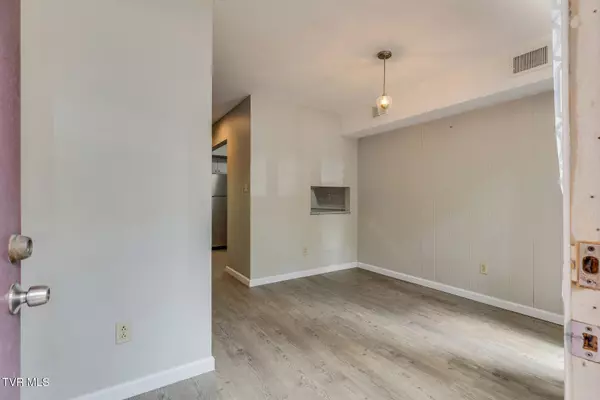 Johnson City, TN 37601,115 Beechnut ST #G6