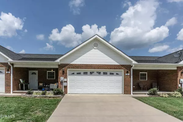 Greeneville, TN 37745,216 Planters Row #216