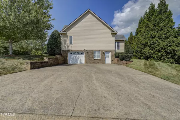 Jonesborough, TN 37659,22 Hickory PT