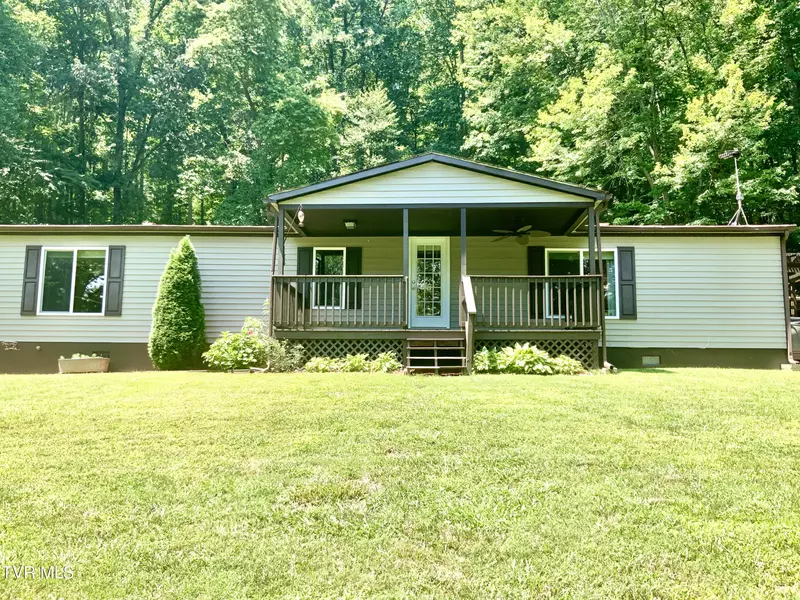 400 Steep Hill DR, Duffield, VA 24244