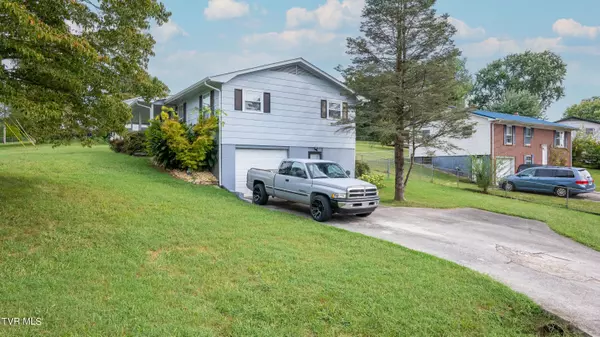 Jefferson City, TN 37760,451 Hilltop DR