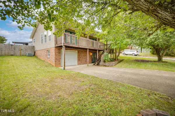 Johnson City, TN 37604,105 Phillip Drew CT