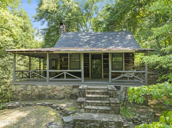 228 Poplar LN, Gatlinburg, TN 37738