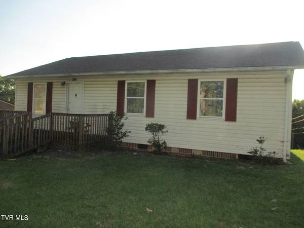 106 Fairview ST, Richlands, VA 24641