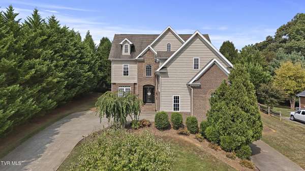 7 Maple PT, Jonesborough, TN 37659