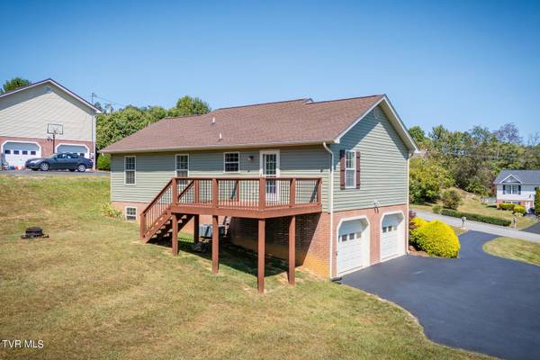 Jonesborough, TN 37659,387 Mockingbird PL