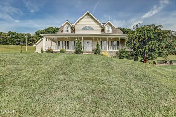 432 Central Heights RD, Blountville, TN 37617