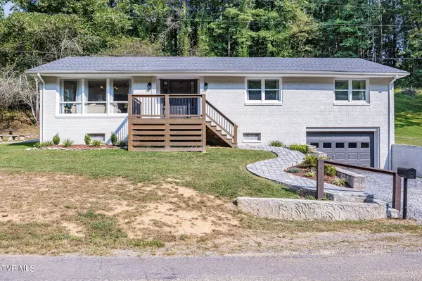 736 Ponderosa RD, Nickelsville, VA 24271