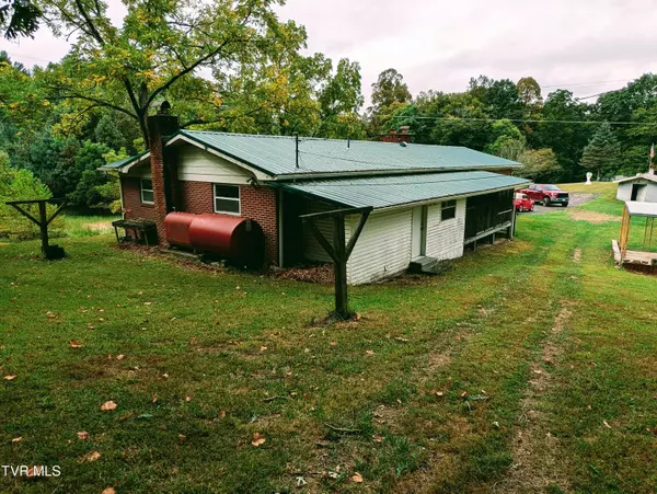 Clintwood, VA 24228,544 Wolfe Pen RD