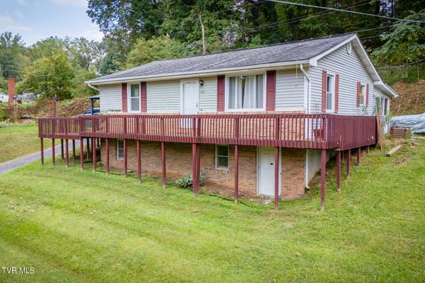 Kingsport, TN 37660,1738 Breeding LN