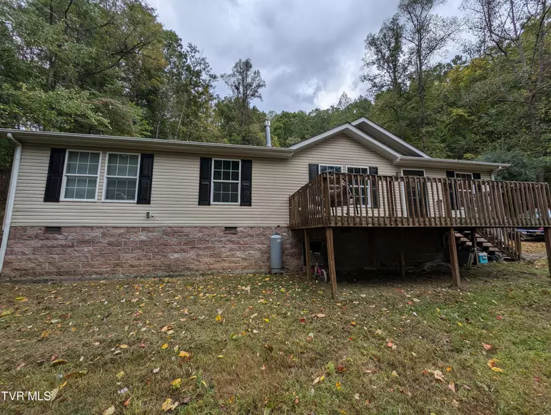 341 Skeetrock RD, Clintwood, VA 24228