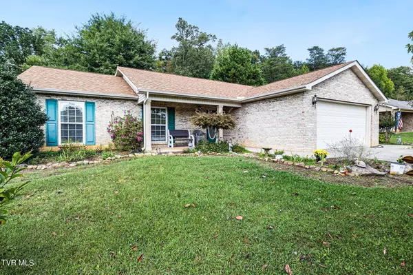 3036 Country Meadows LN, Maryville, TN 37801