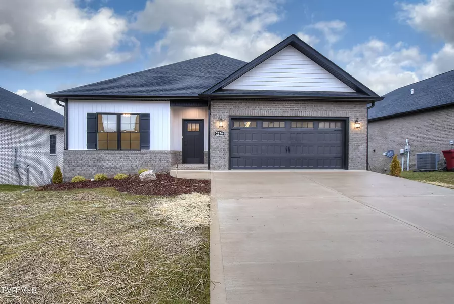 2376 Haystack CIR, Piney Flats, TN 37686