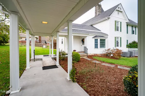 Hiltons, VA 24258,2813 Hilton RD