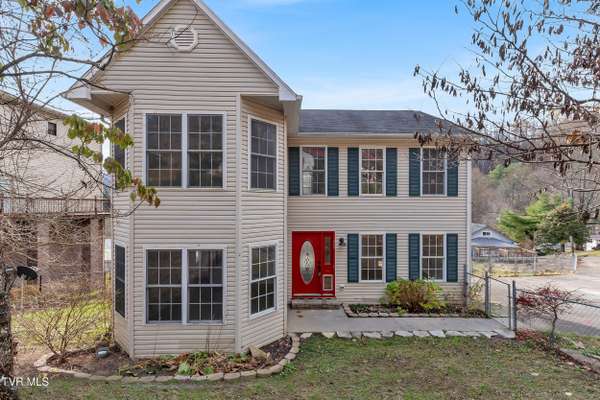 419 Poplar ST, Norton, VA 24273