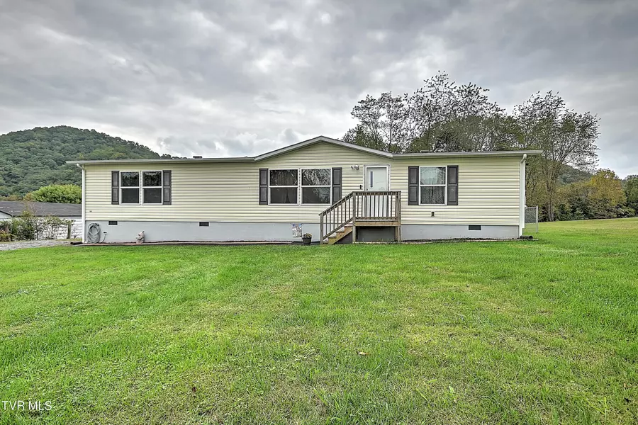 305 Pleasant Hill Church RD, Blountville, TN 37617