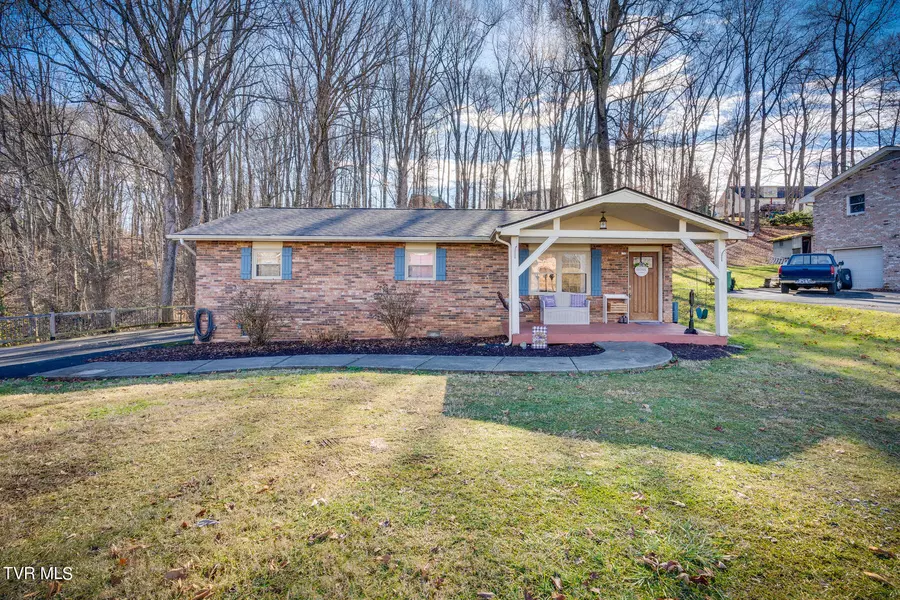 328 Poplar ST, Mount Carmel, TN 37645