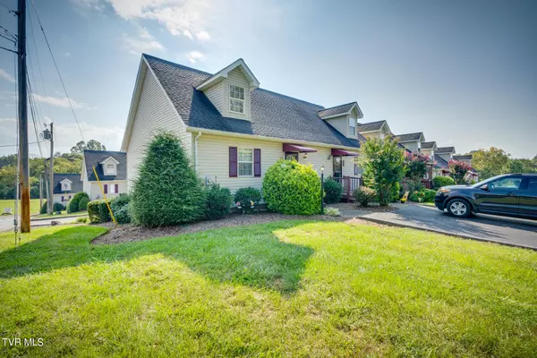 Johnson City, TN 37615,200 Hallbrook DR #7