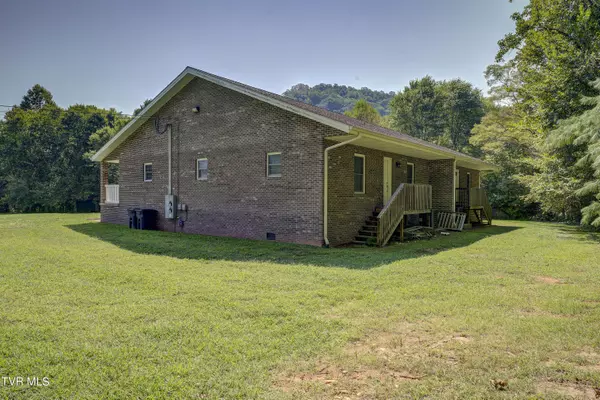 Elizabethton, TN 37643,117 Forest Drive #A