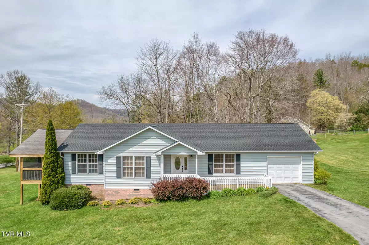 Roan Mountain, TN 37687,105 Buckner DR