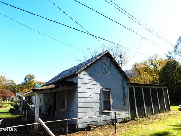 3900 Flat ST, East Stone Gap, VA 24246