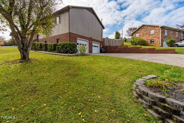 Kingsport, TN 37660,856 Fain AVE