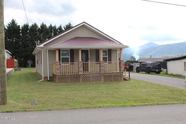 1443 Love Station RD, Erwin, TN 37650