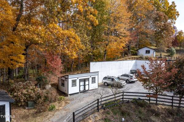 Roan Mountain, TN 37687,146 Bear Cage RD