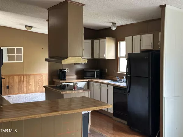 Pound, VA 24279,11511 Meade Fork RD