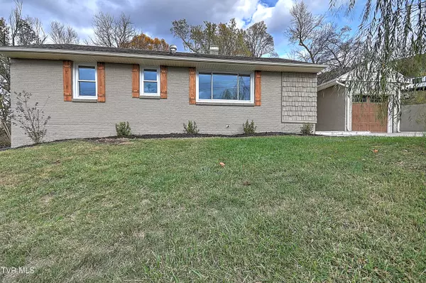 3820 Ridgeline DR,  Kingsport,  TN 37664