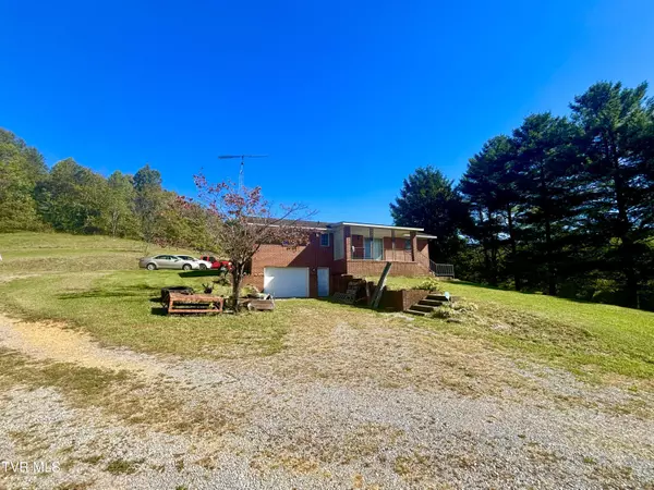 Jonesville, VA 24263,178 Brush Country DR