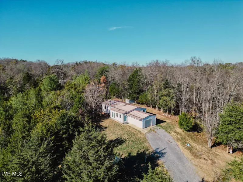 2700 Moore Ridge RD, Bybee, TN 37713