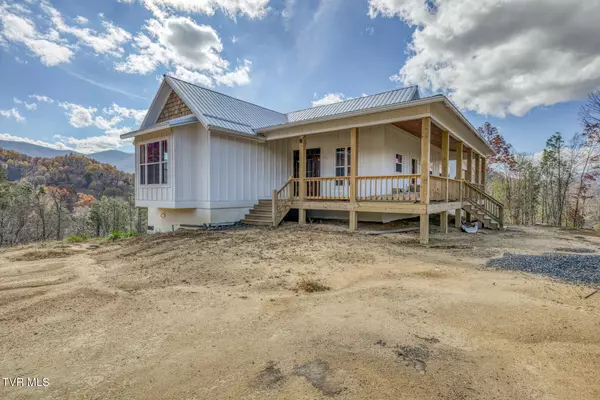 Roan Mountain, TN 37687,169 Teaberry RD