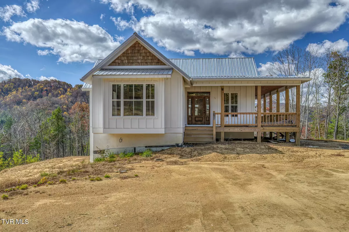 Roan Mountain, TN 37687,169 Teaberry RD
