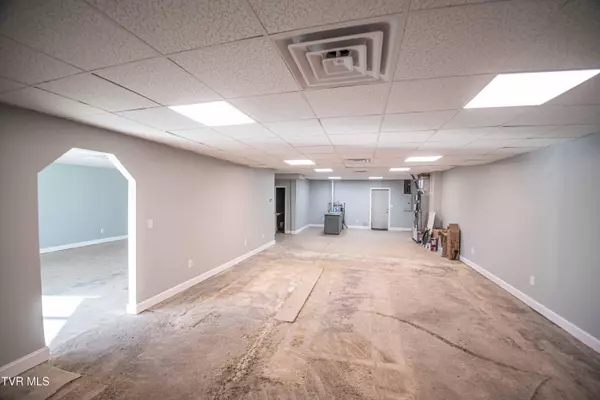 Kingsport, TN 37660,820 Center ST