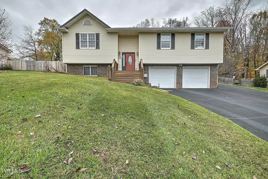 1014 Vance DR, Bristol, TN 37620