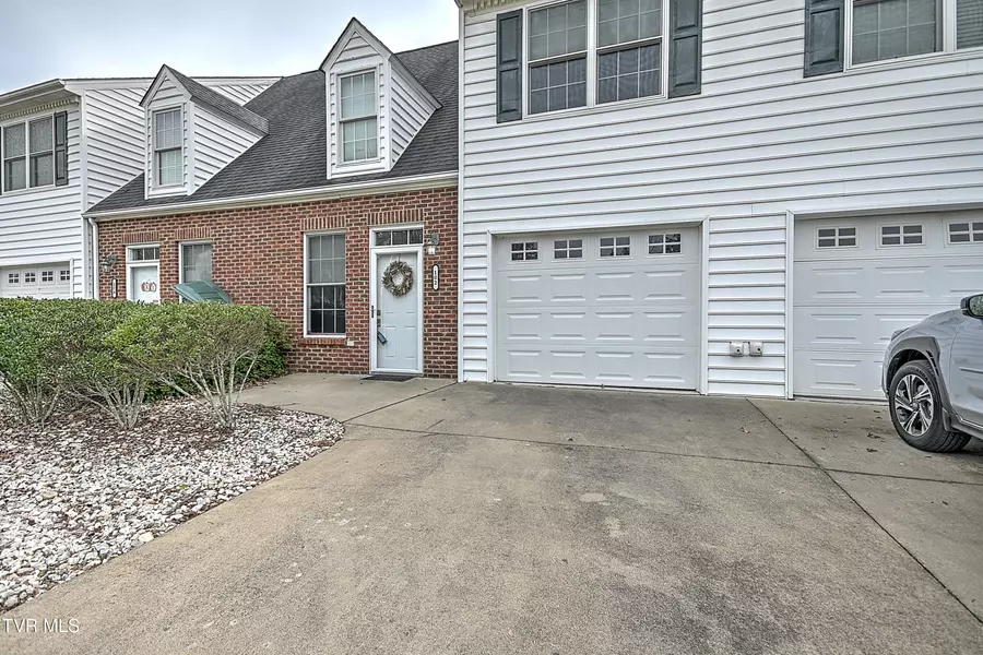 102 Smartview LN #102, Abingdon, VA 24210