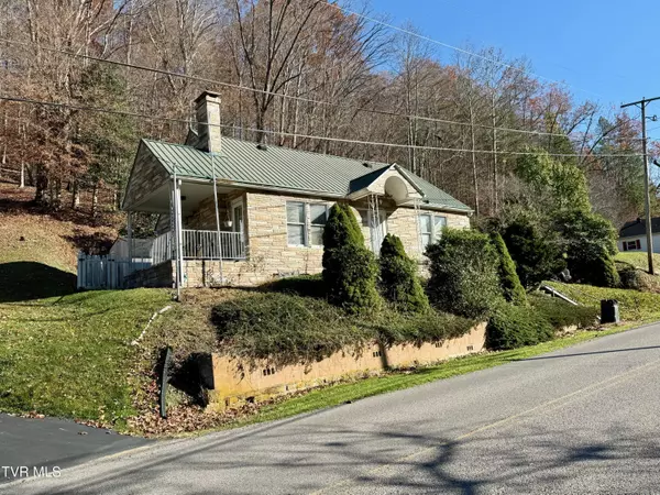 490 Brush Creek RD, Clintwood, VA 24228